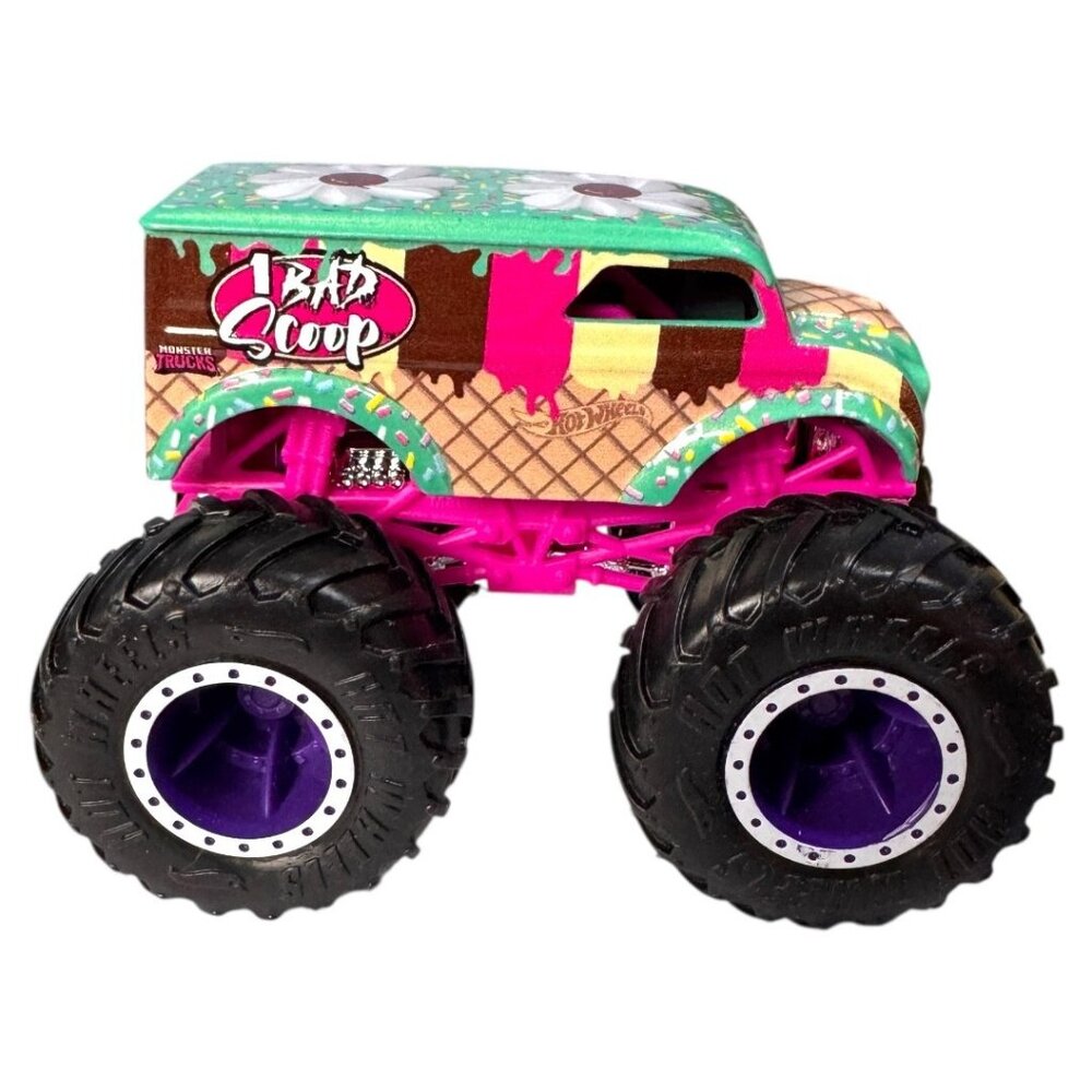 1 Bad Scoop Hot Wheels Monster Truck Fast Foodie‎ 1/64 2020 Re-crushable Car